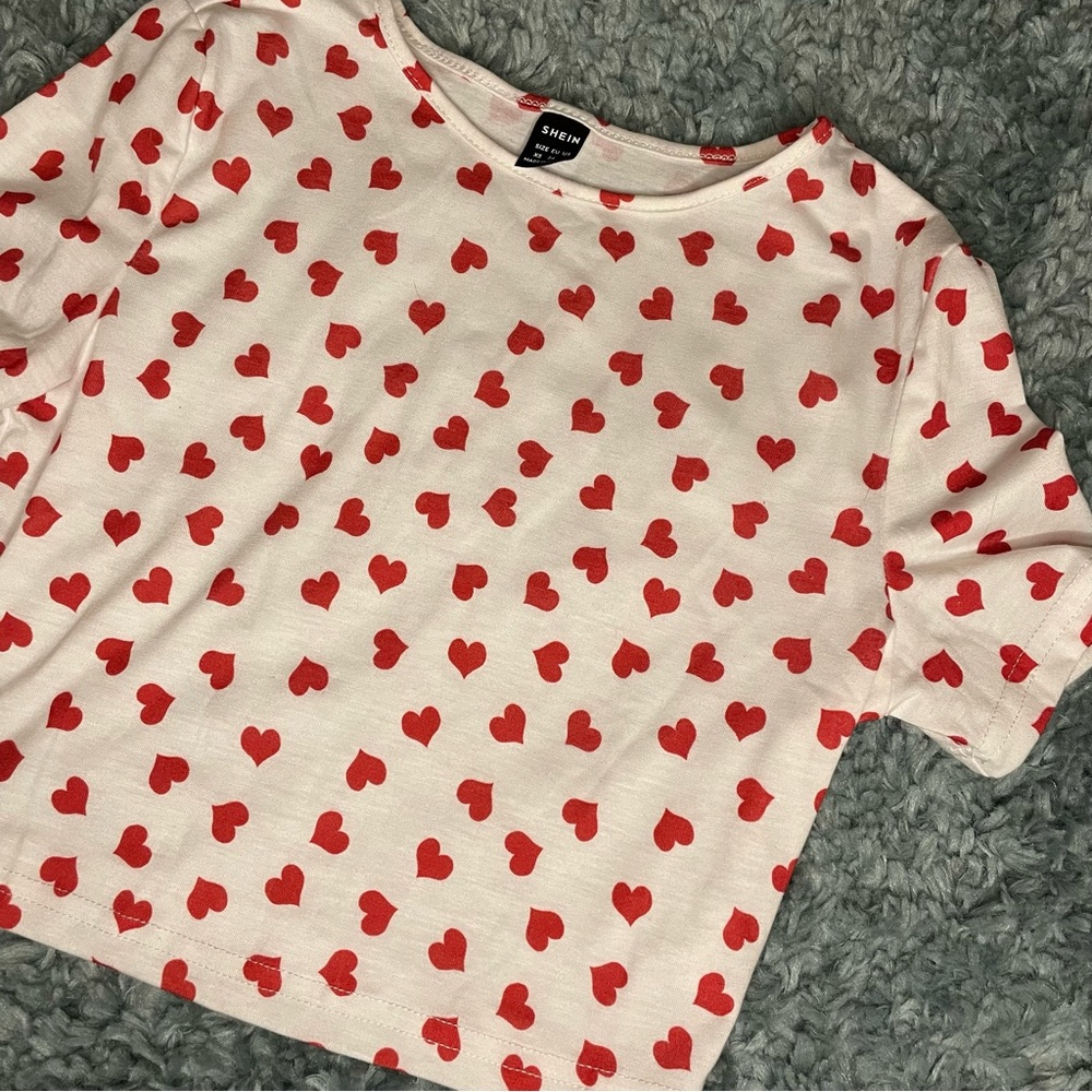 Shein Heart print cropped tee